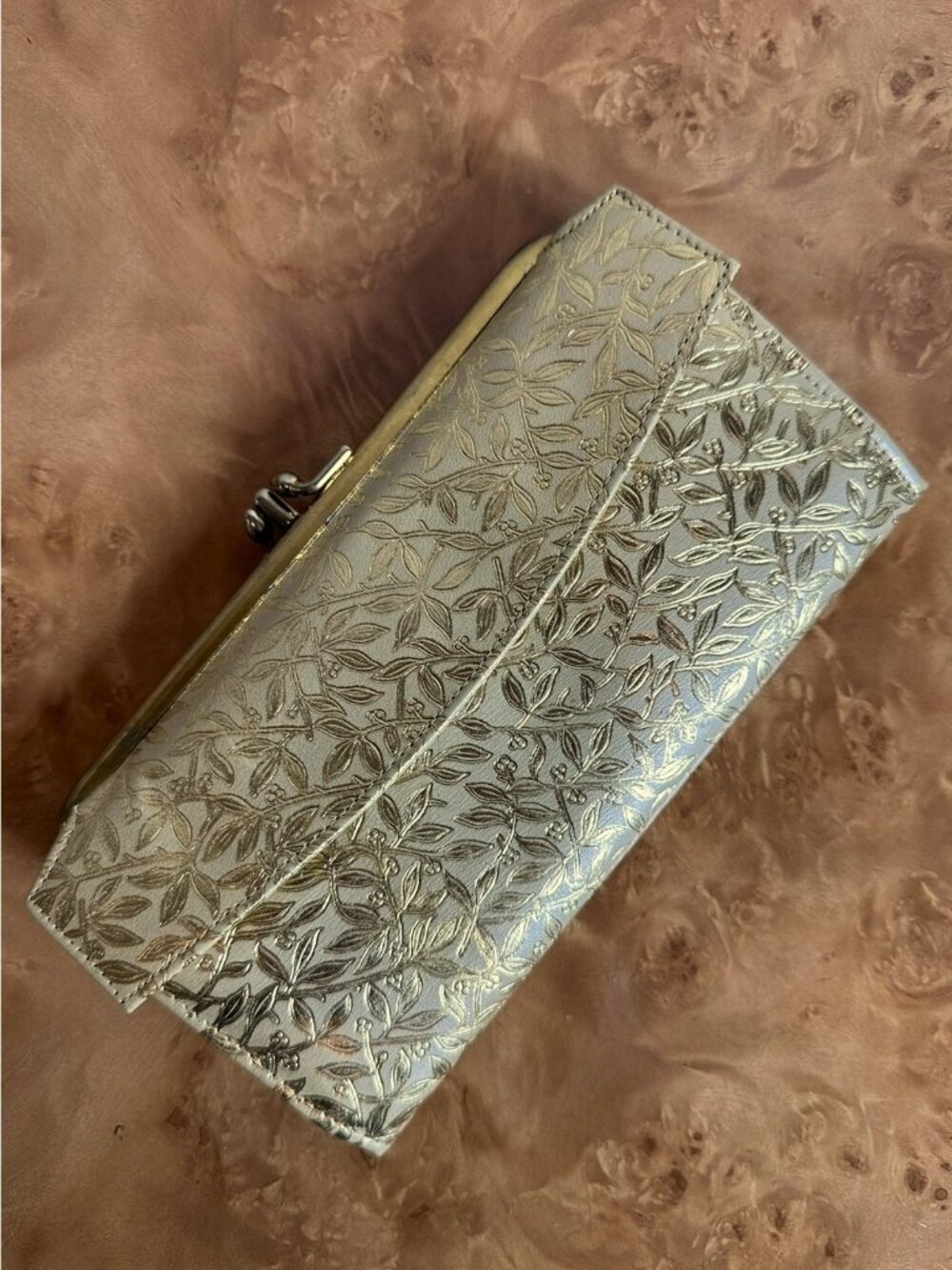 Vintage Rolfs Metallic Gold Floral Embossed Leather Kiss Lock Clutch Wallet